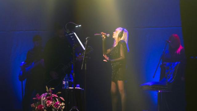 Лили Иванова към публиката в „Арена Армеец“: Останах в България и не съжалявам