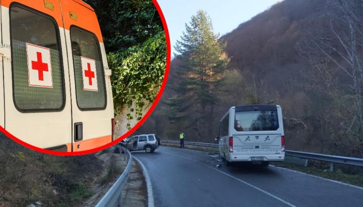 катастрофа Рилски манастир - КОШМАР НА ПЪТЯ: Автобус и кола се натресоха на Е-79, двама са в болница