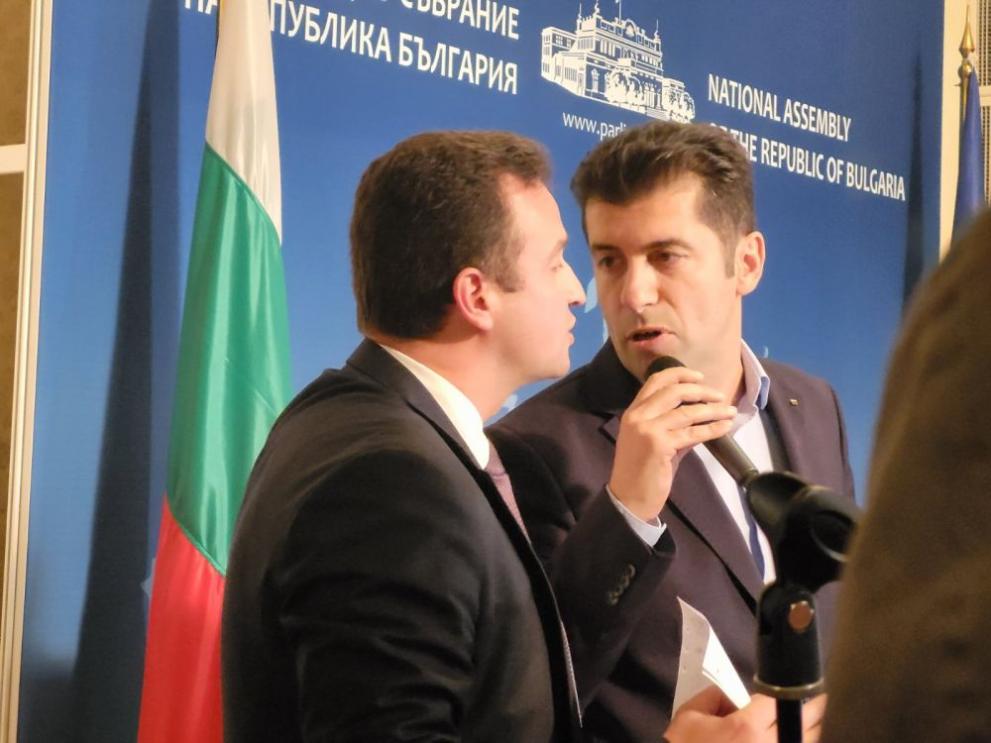 Кирил Петков от Продължаваме промяната и Жечо Станков от ГЕРБ