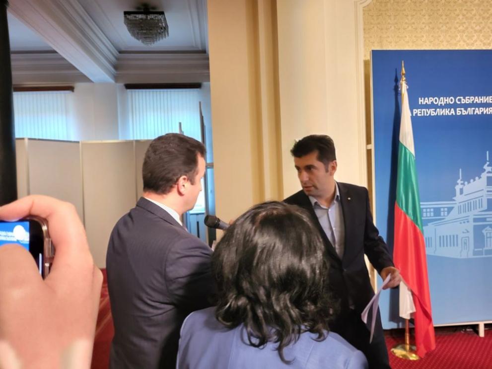  Жечо Станчев Кирил Петков 