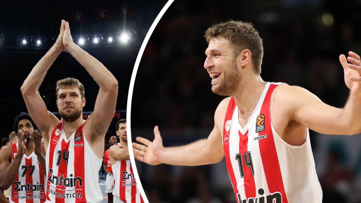 Александър Везенков