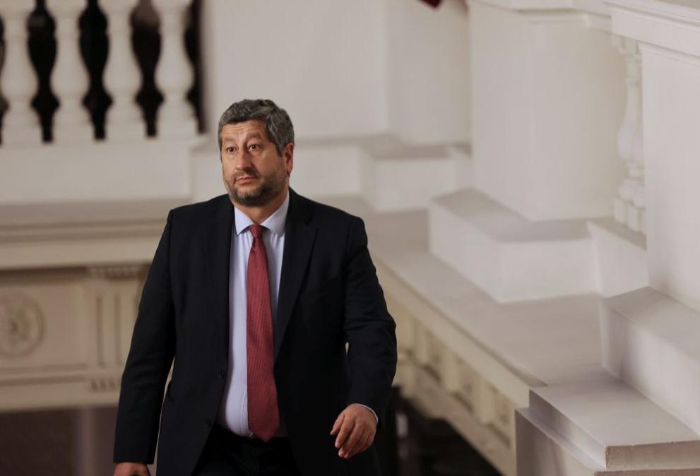  Политическа партия и Демократична България 