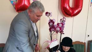 Областният управител на Смолян Стефан Сабрутев поздрави столетничката Гина Аролска