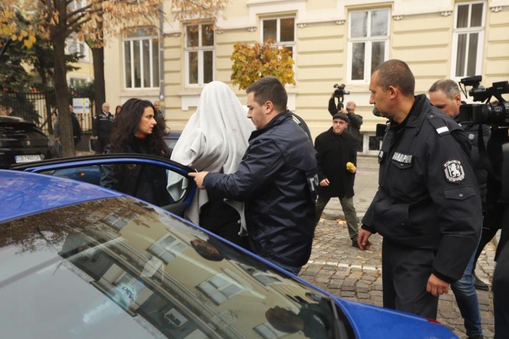 Районният съд във Варна задържа под стража двама мъже, обвинени,