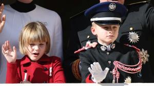 Рядка поява на принца на Монако Албер II и принцеса