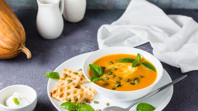 Храните, които помагат на кожата през лятото