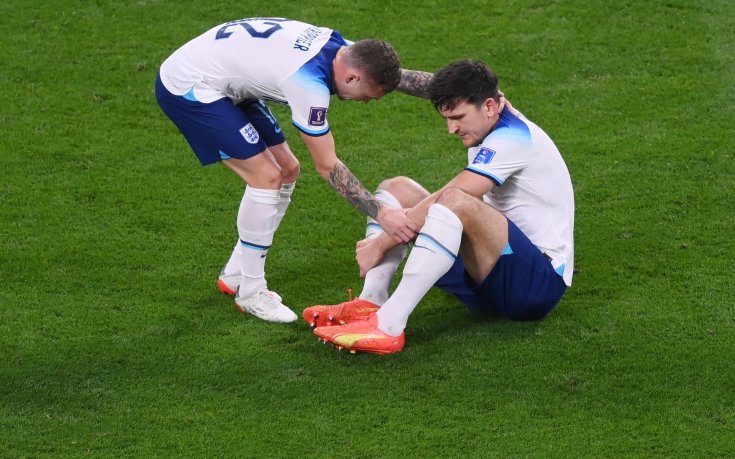 Феновете простиха на Магуайър: За Англия е фантастичен! Как може да е толкова зле за Юнайтед?