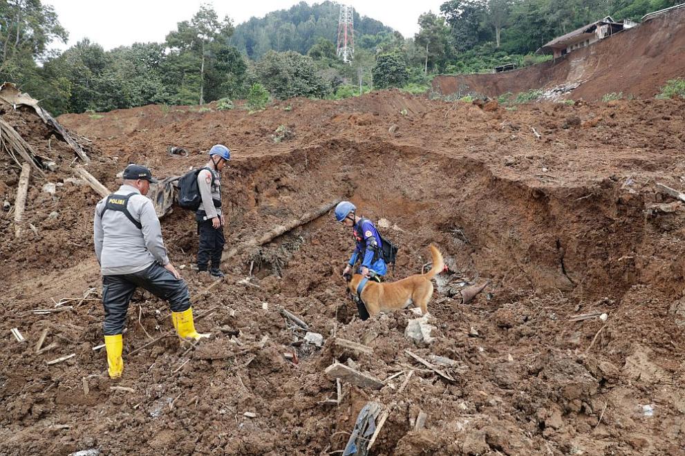  Индонезия земетресение 