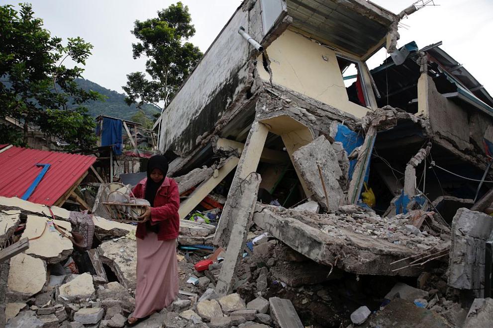  Индонезия земетресение 