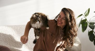 котка и стопанин