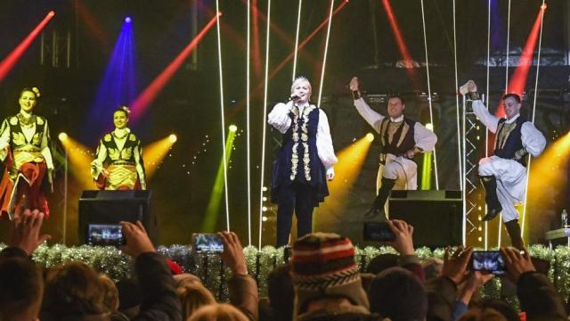 Николина Чакърдъкова обеща на Димитър Рачков да пее на сватбата му