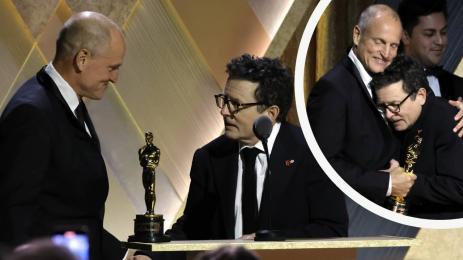 Майкъл Джей Фокс Уди Харелсън