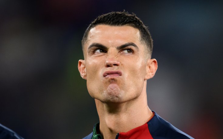 Роналдо беснее на скамейката, имитатор от Гана го извади извън релси