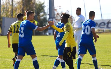 Черноморец Балчик и Ботев Пловдив играят при 0 3 в