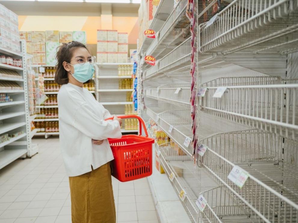Жители на китайската столица опразниха рафтовете в супермаркетите и претовариха