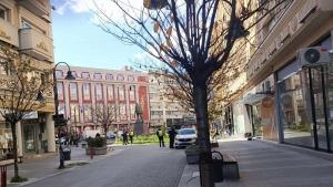 В Скопие бе открит официално български културно информационен център Трикольорната лента бе