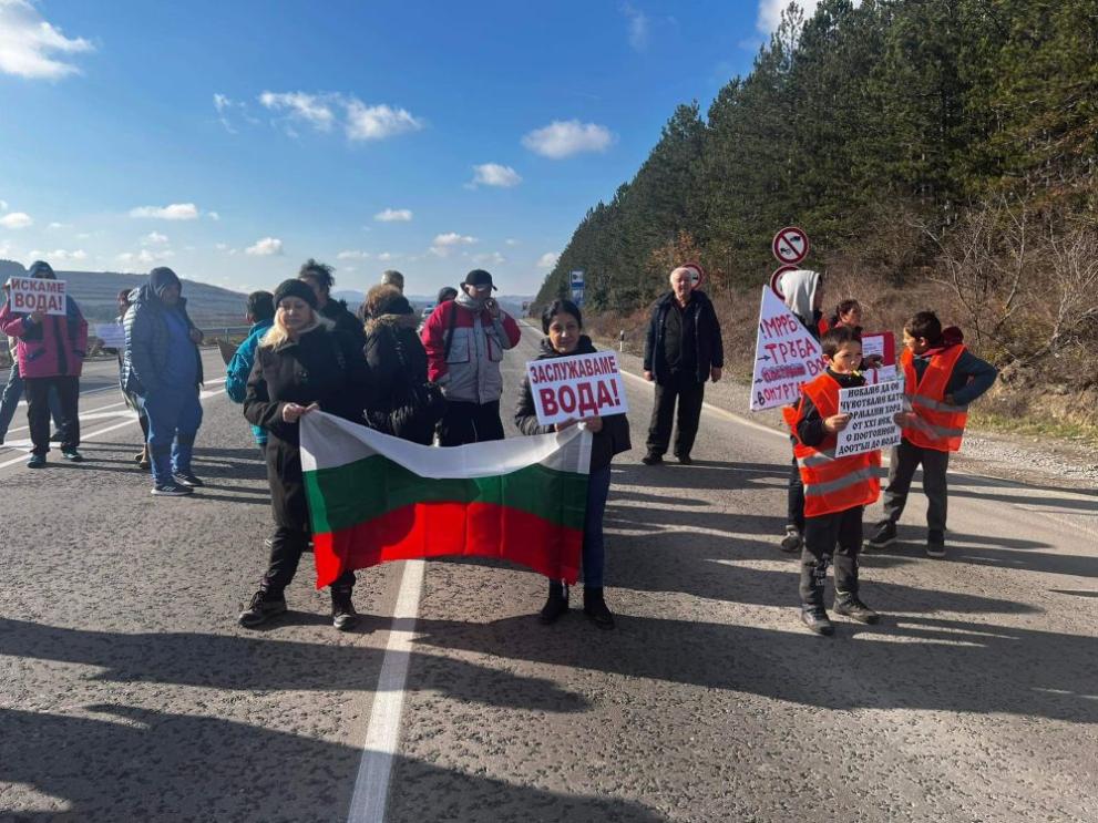 И в неделя жители на Омуртаг протестират на главния път София