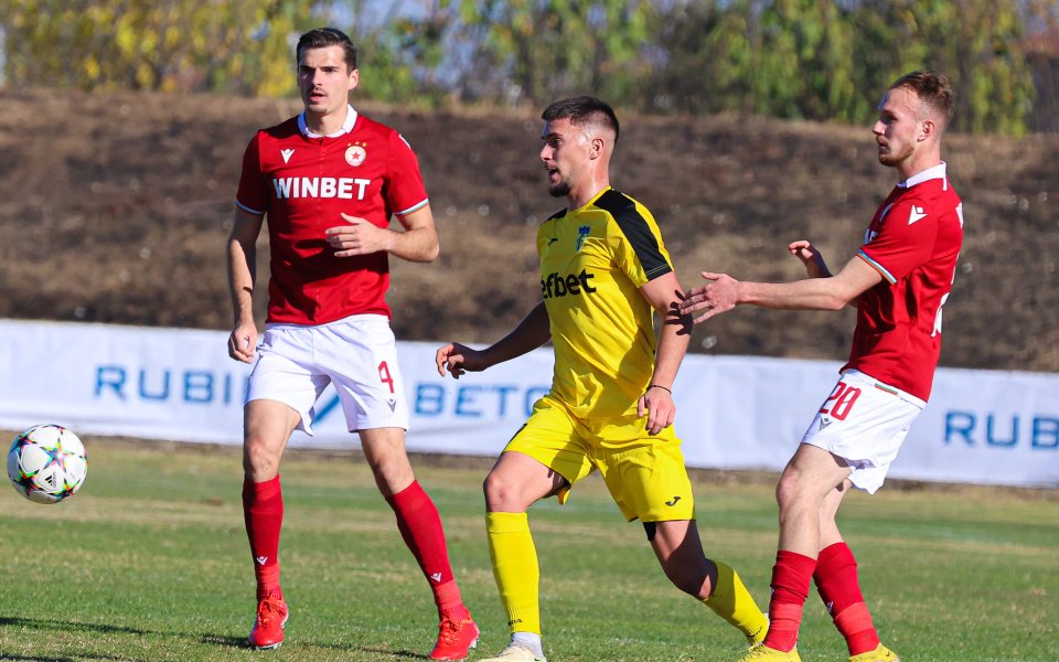 Гигант Съединение и ЦСКА играят при резултат 1:1 в шестнайсетинафинал