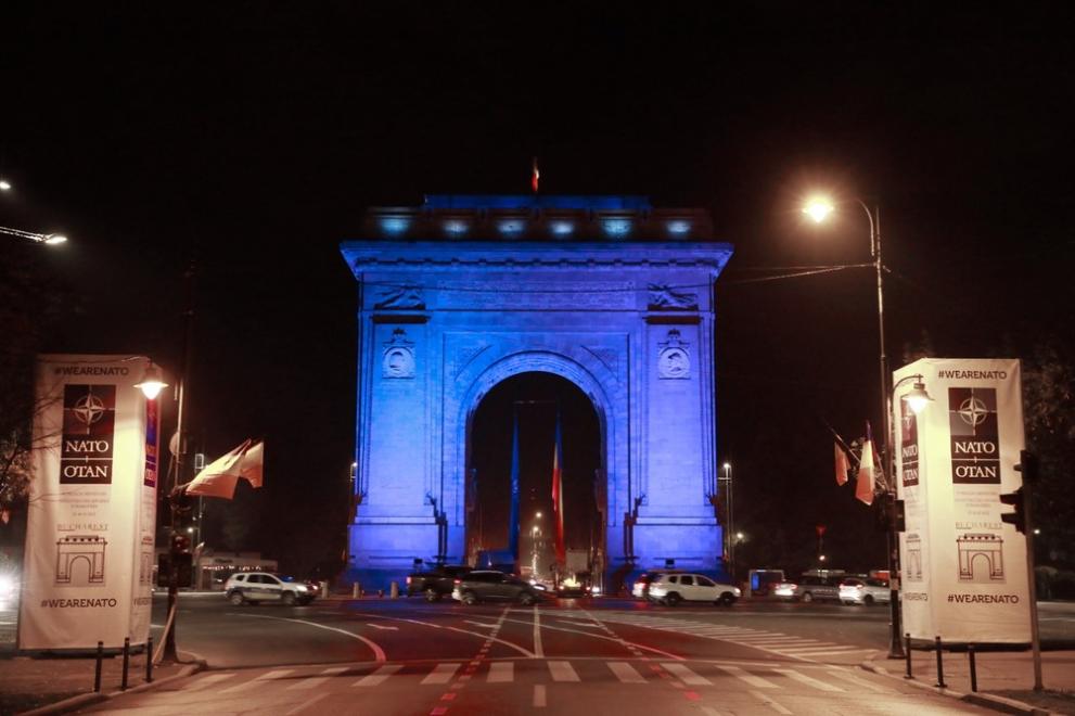 Триумфалната арка в Букурещ грейна в синьо. Тя ще бъде осветена