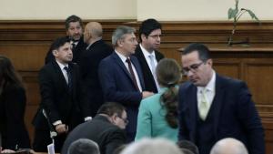 Народното събрание освободи председателя на Сметната палата Цветан Цветков