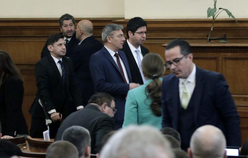 Народното събрание освободи председателя на Сметната палата - Цветан Цветков.