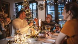 Коледната трапеза след 100 години: Водорасли, нахут и погача с брашно от щурци