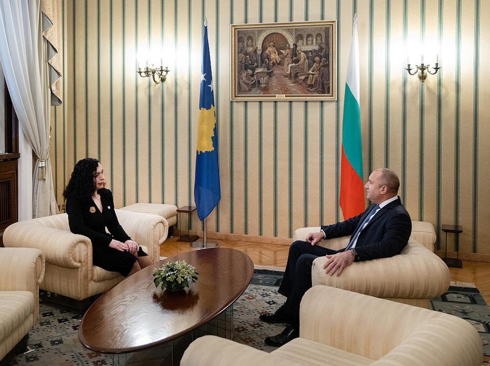  Президентите на България и Косово Румен Радев и Вьоса Османи-Садриу 