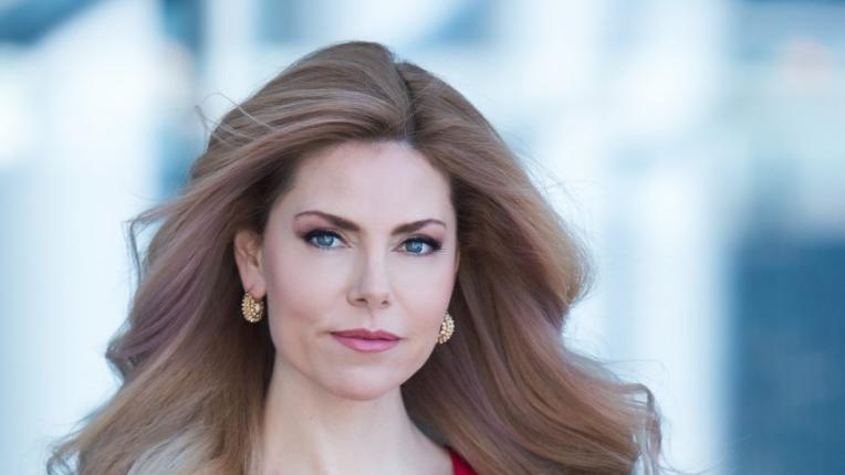  Деси Банова - Плевнелиева: Щастливото семейство и децата ѝ 