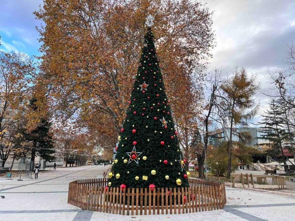 Светлините на Коледната елха ще блеснат на 2 декември, когато се честват 131 години от обявяването