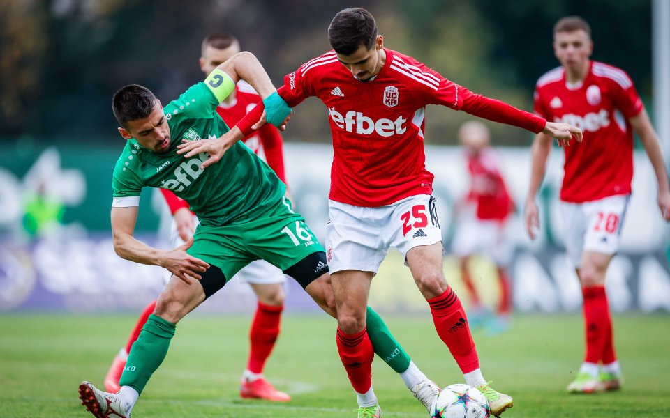 Берое приема ЦСКА 1948 в обедния съботен сблъсък от efbet