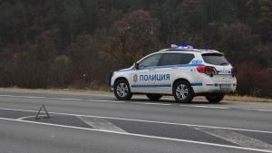 Две жени и дете пострадаха при челен удар край Хасково