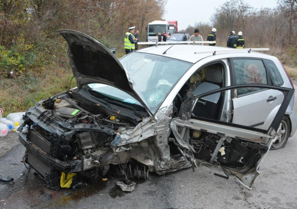 Четирима души са ранени, като един от тях е с