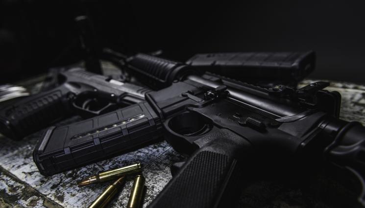 оръжия - Продажбите на оръжия в света достигнаха $592 млрд. през 2021 г.