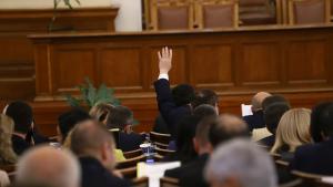 Държавният глава Румен Радев подписа указ с който връща за