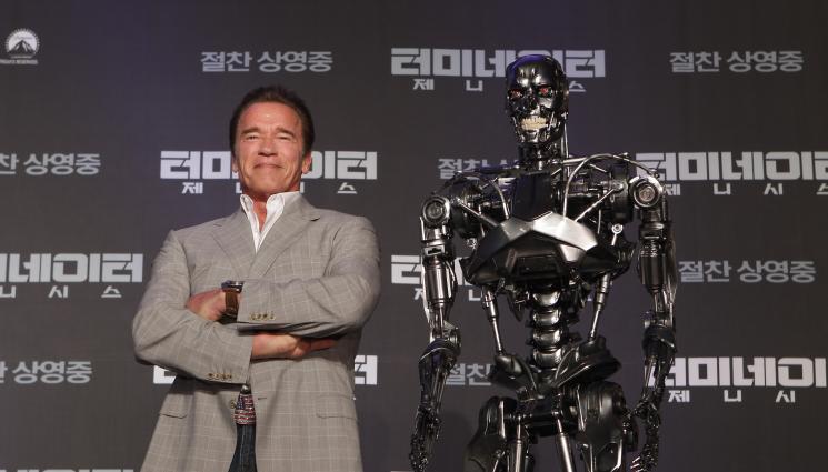 Terminator 2 - НАЙ-СКЪПАТА УСТА В ХОЛИВУД: Арни прибирал по над $20 000 за дума!