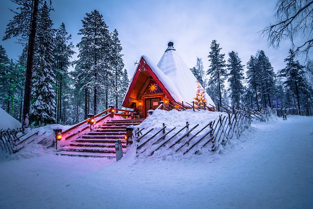 Ако пък искате да усетите истинският дух на Коледа, не пропускайте да посетите Лапландия