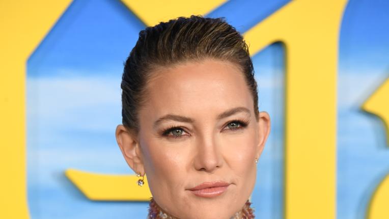  Величествена като богиня: Кейт Хъдсън на премиерата на “Glass Onion ” в Лос Анджелис 