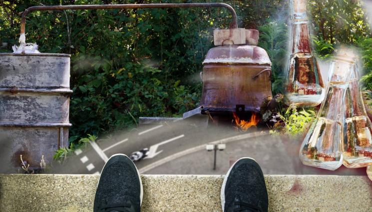 самоубийство ракия - СТРАШЕН ЦИРК: Мъж скача от покрив, посегнаха на ракията му (ВИДЕО)