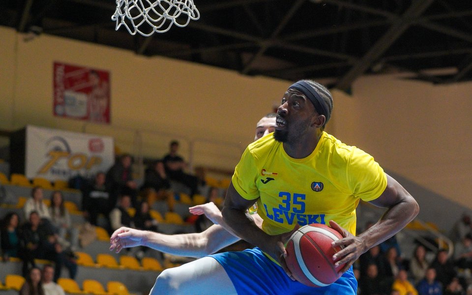 Левски записа шести успех от девет мача до момента след