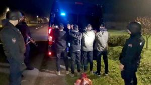 В мащабна полицейска акция в Сърбия са задържани 9 членове