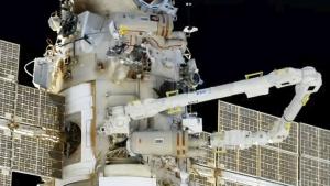 Планирана космическа разходка на руски космонавти беше отменена от американската