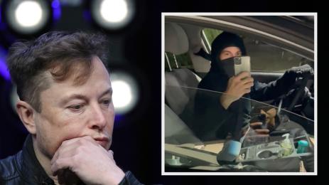 мъск преследван