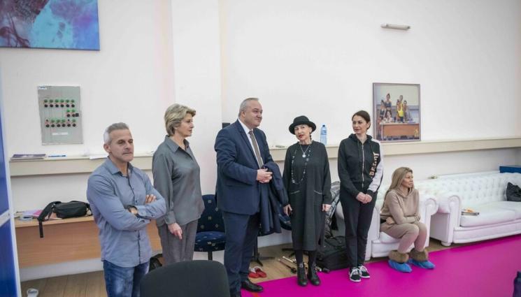 Весела Лечева Демерджиев Илиана Раева - Двама министри форсират новата зала по художествена гимнастика на терен на МВР