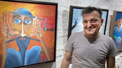 Зуека с негови картини