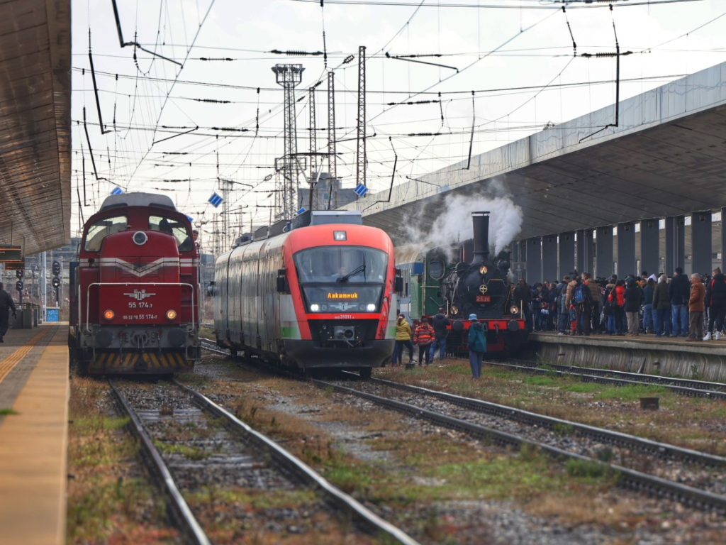Снимка: ЕК прекрати проверката за доставката на влакове за България от Китай
