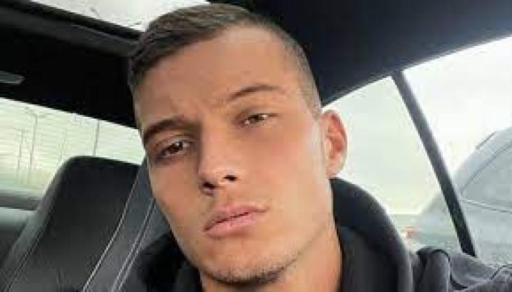 Теодор - Фолкаджия се съблече!