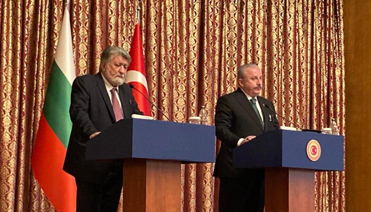 Рашидов - Мустафа Шентоп: Миграцията е глобален проблем, който касае целия свят