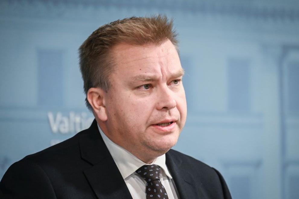 Финландският министър на отбраната Анти Кайконен обяви, че ще се