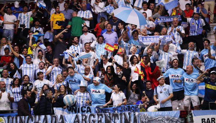 Аржентина фенове - Фенове на Аржентина се биха с полицията в Мадрид. Трима са арестувани, петима са ранените ченгета