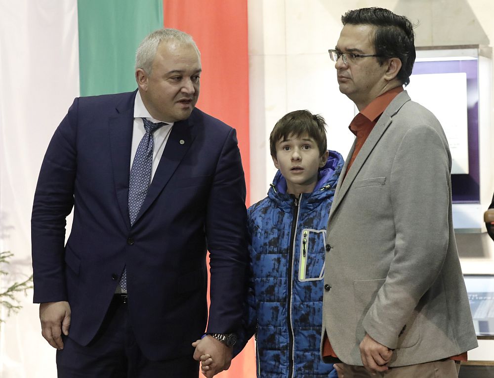 Сашко и спасителите - официална церемония по награждаването на хората, участвали в издирването на детето дни наред